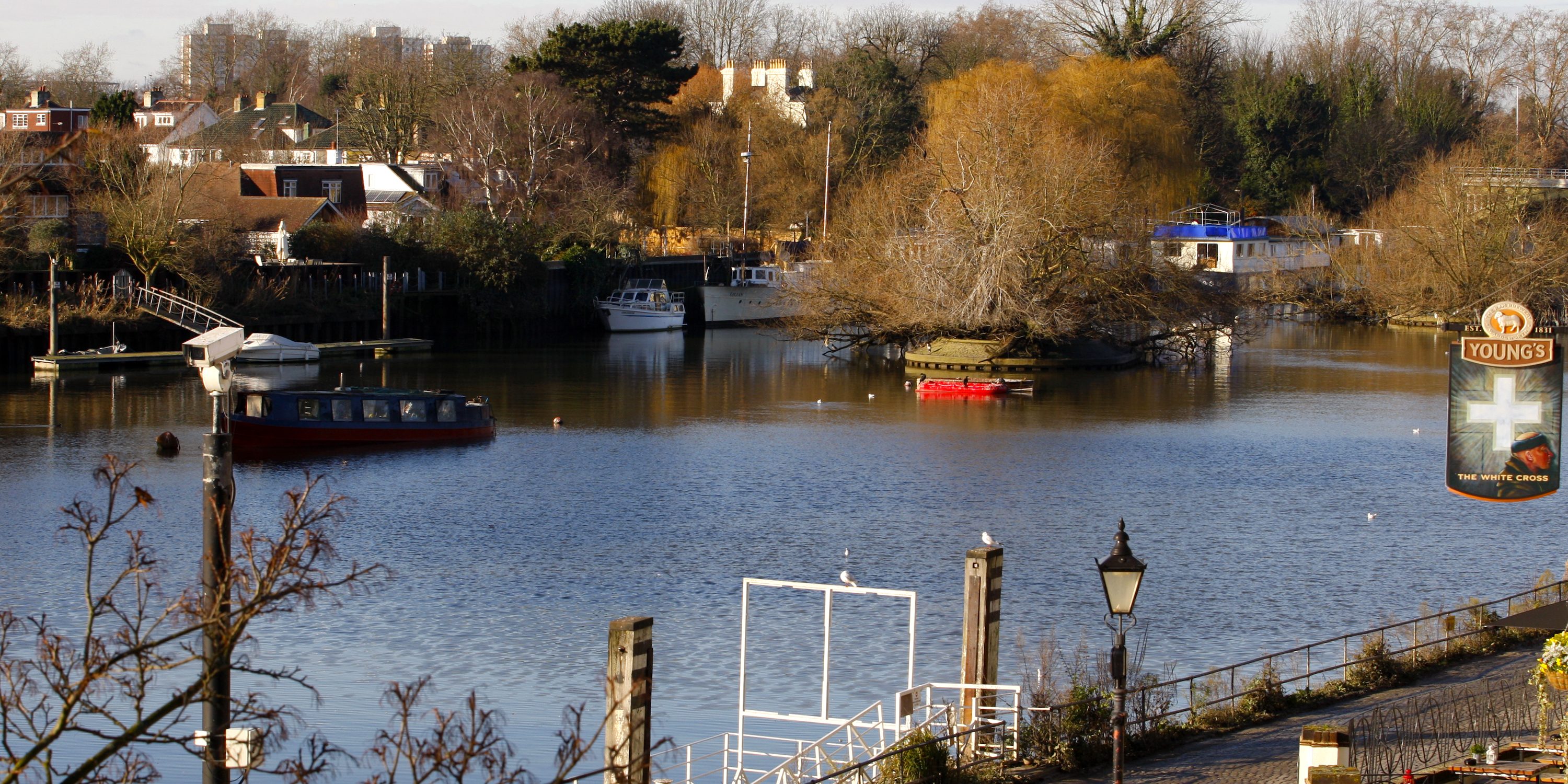 riverside-house-water-lane-tw9-3